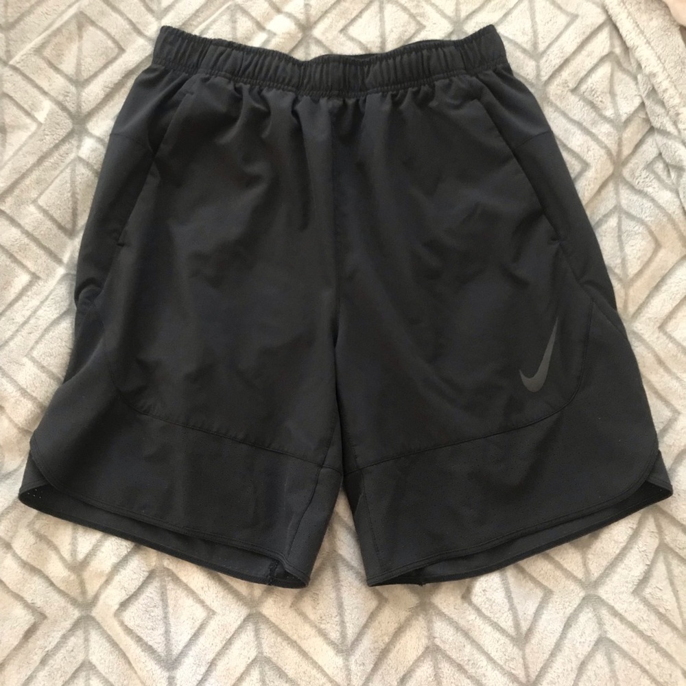 NIKE black mens basketball shorts